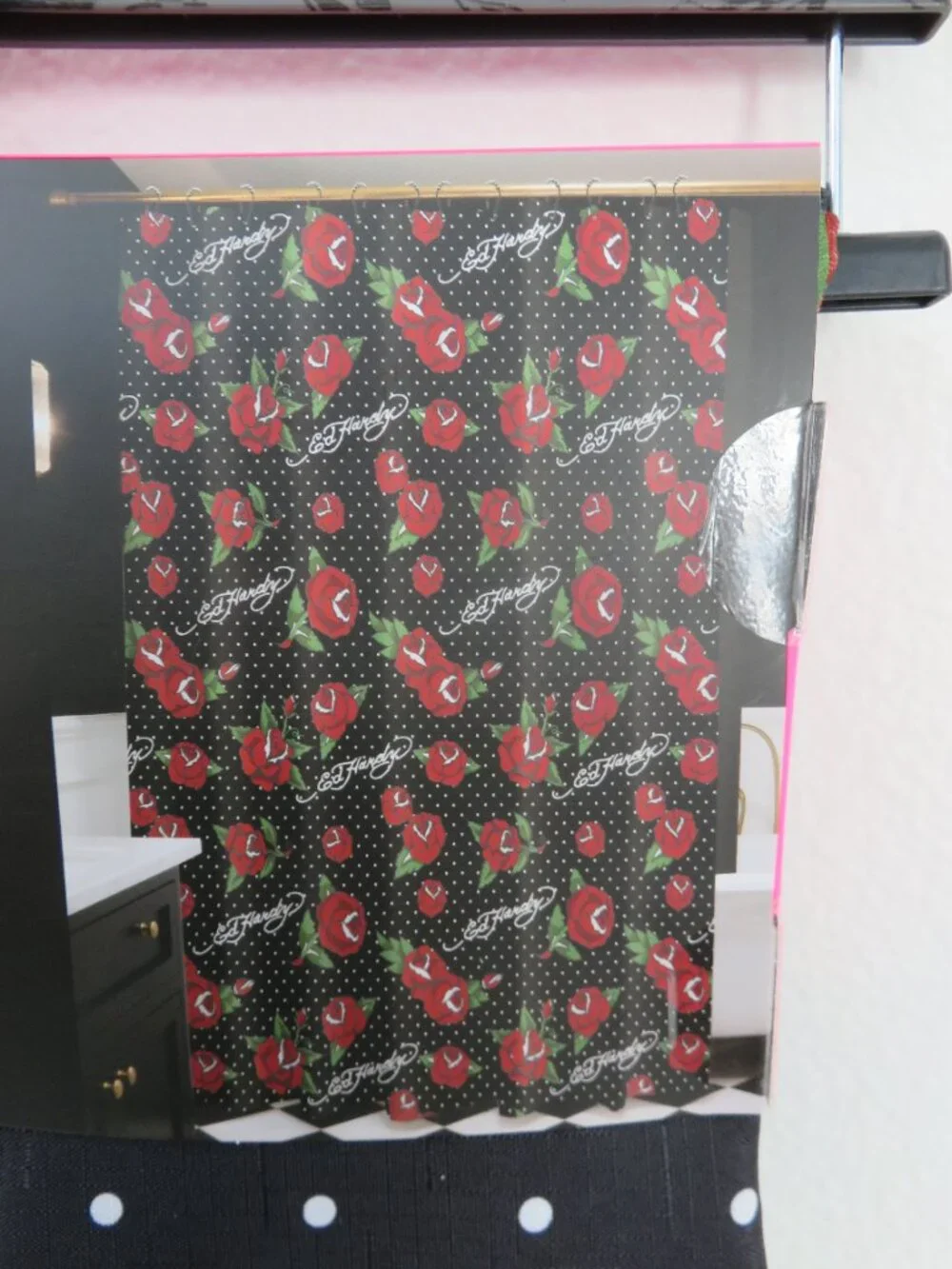 (#109) Ed Hardy 14-piece Bath shower curtain set black red roses